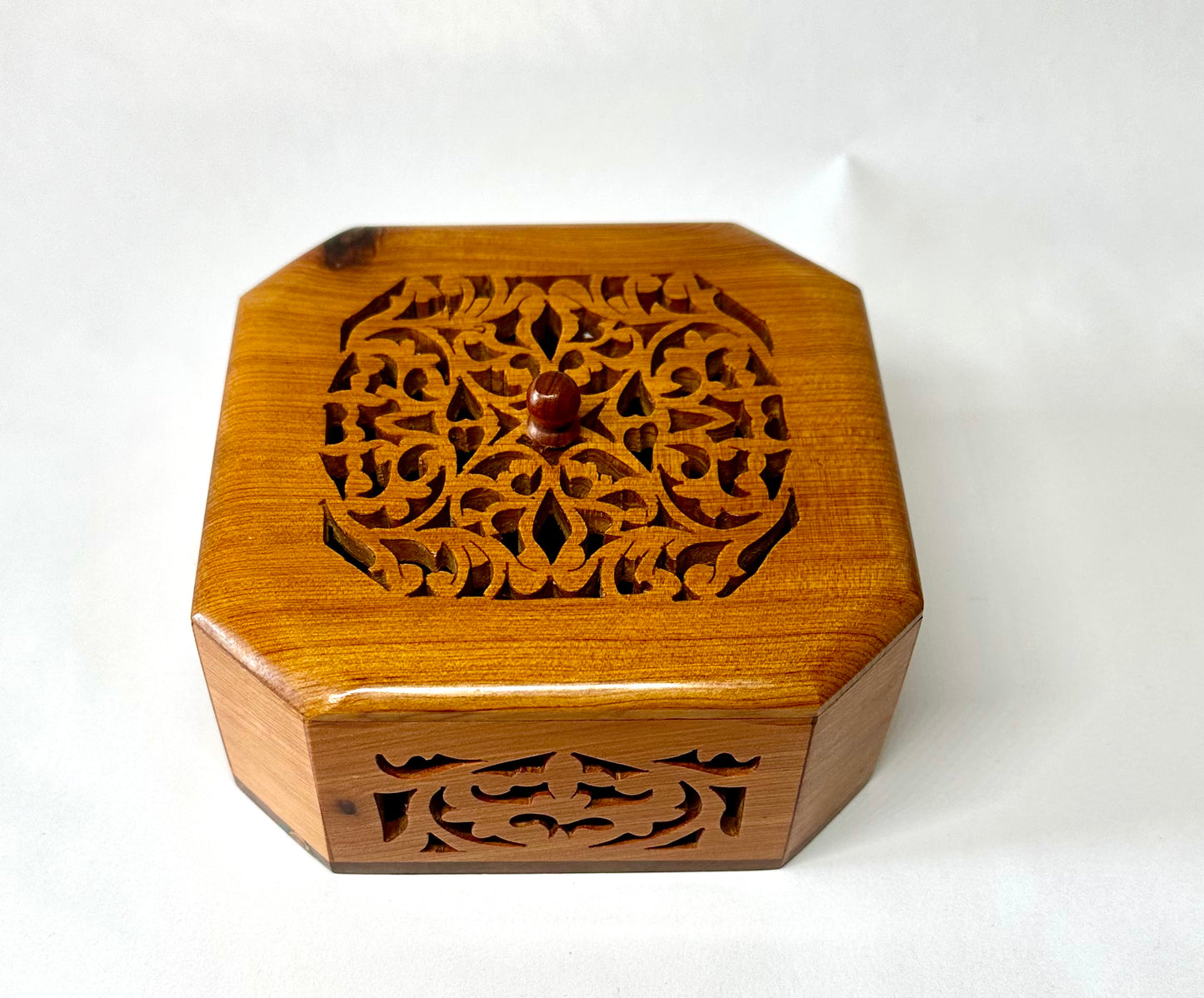 Thuya wood box